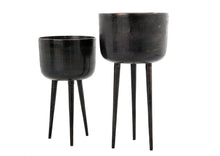 Cargar imagen en el visor de la galería, Macetero Negro Industrial