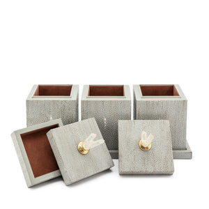 Conjunto cajas grises con cristales